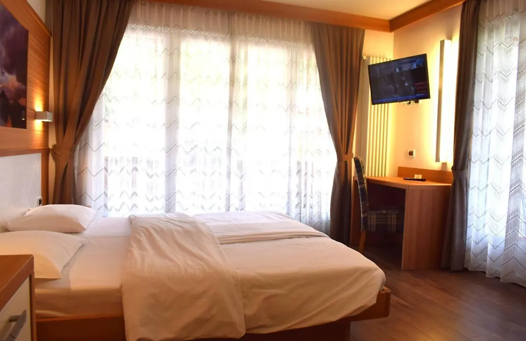 Hotel Crepes De Sela-1